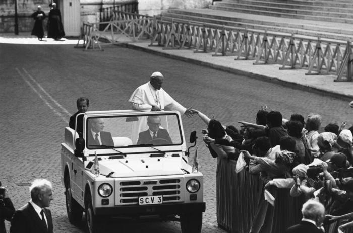 Папу Римского Иоанна Павла II
