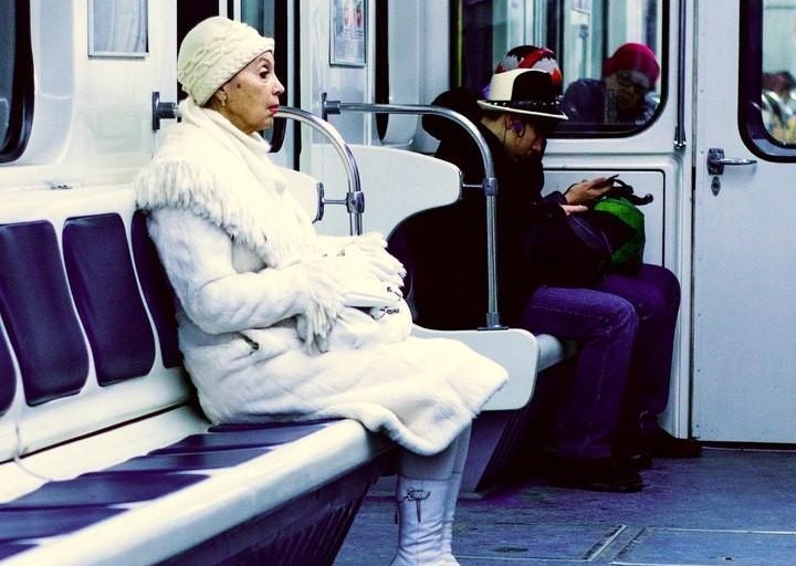 Очень смешные модники в метро, 30 фото