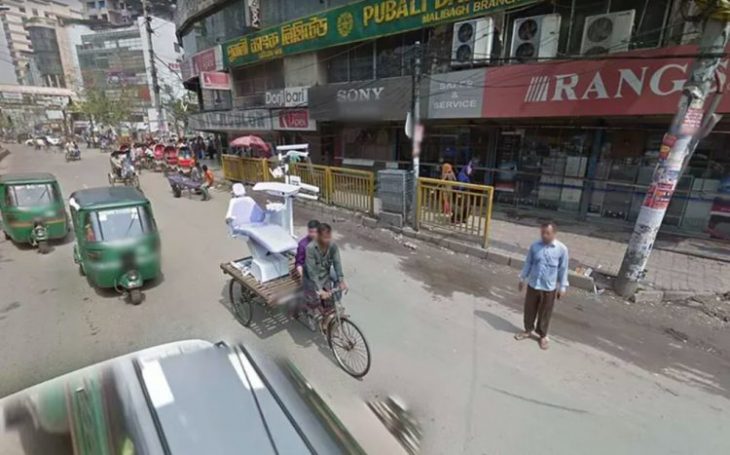 Странные, чудовищные и смешные фото, снятые при помощи Google Street View