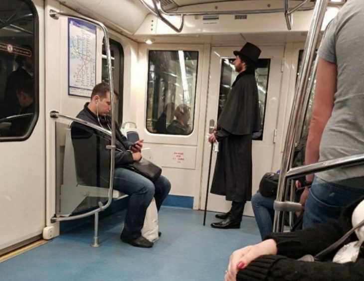 35 фотодоказательств того, что метро - самое странное место в мире
