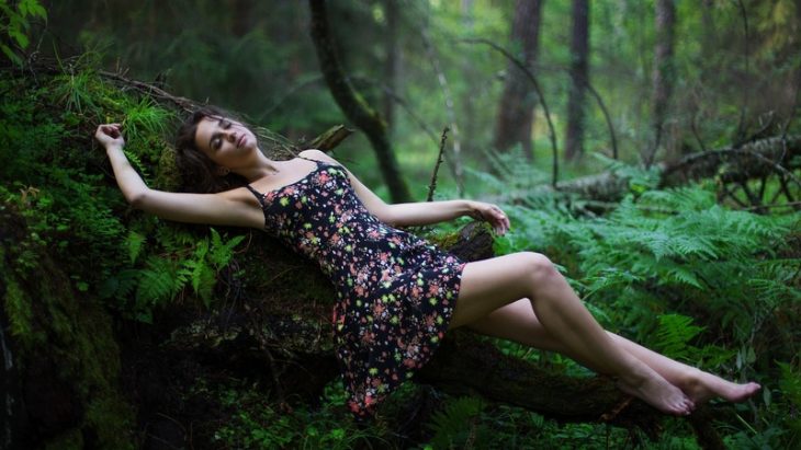 Обворожительные девушки в лесу, 30 снимков