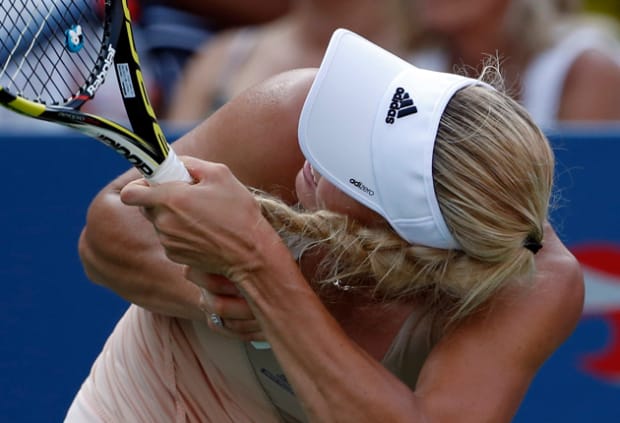 Net Giggles: 25 Hilarious Photos of Women's Tennis