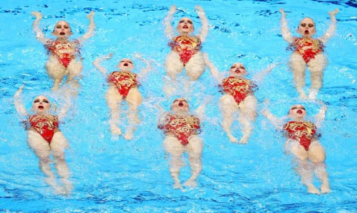 Synchronized Swim Fun: A Collection of Hilarious Photos