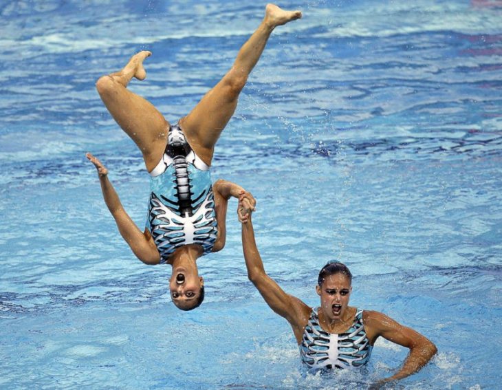 Synchronized Swim Fun: A Collection of Hilarious Photos