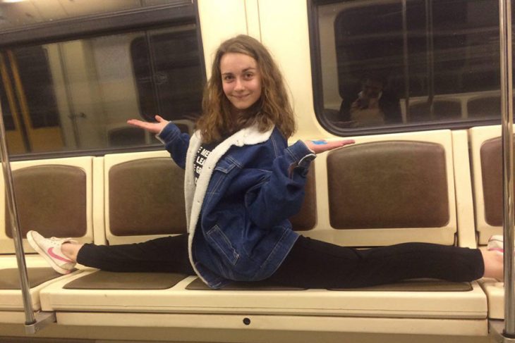 A New Crazy Trend: Too Flexible Subway Passengers