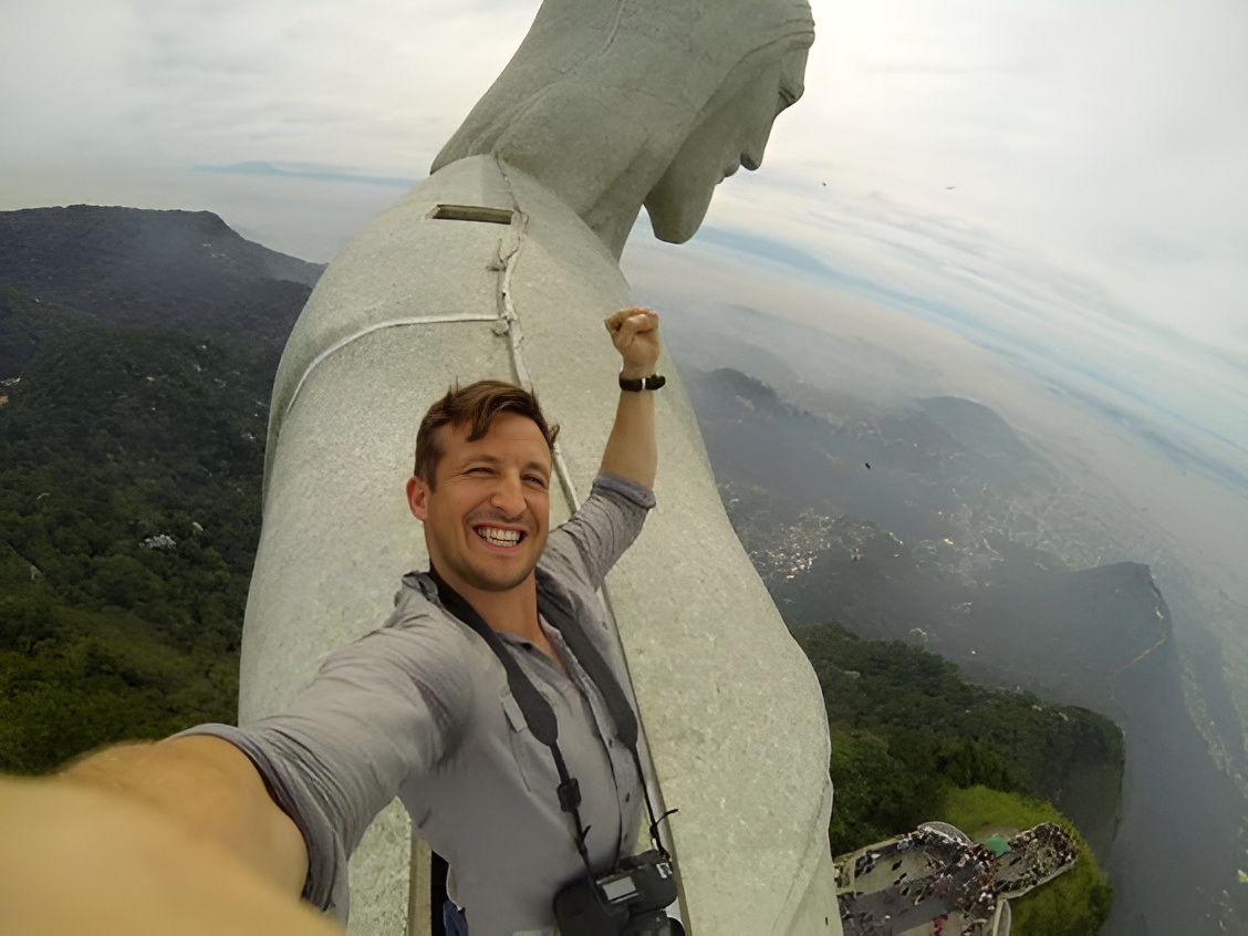 Beyond the Ordinary: Jaw-Dropping Selfies That Amaze