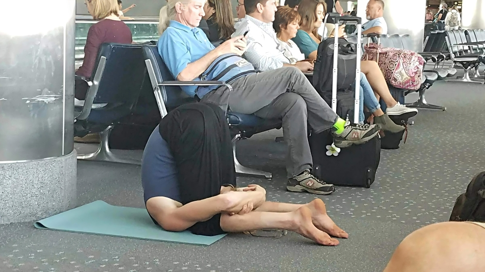 Terminal Laughs: 25 Hilarious Airport Moments Caught on Camera